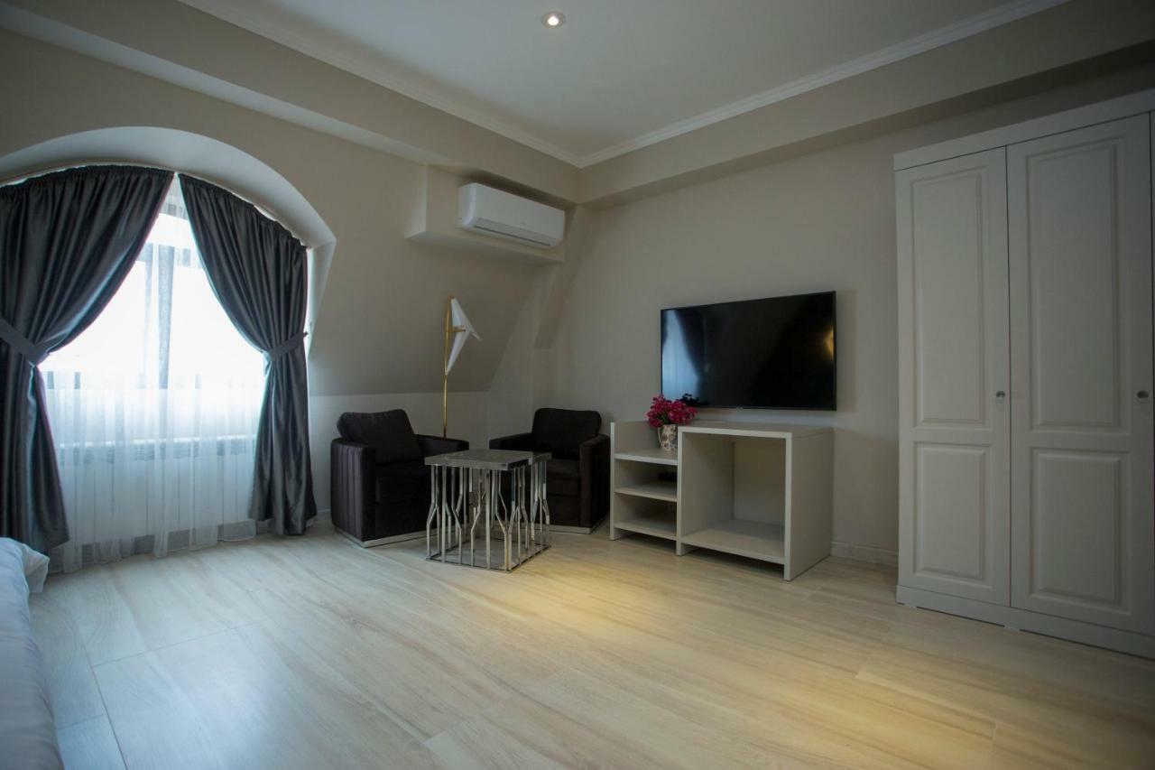 Downtown Hotel Batum Dış mekan fotoğraf