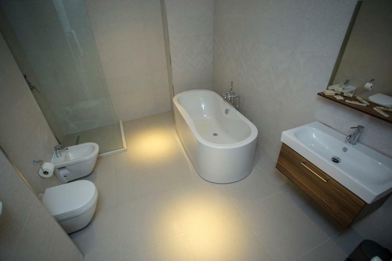 Downtown Hotel Batum Dış mekan fotoğraf