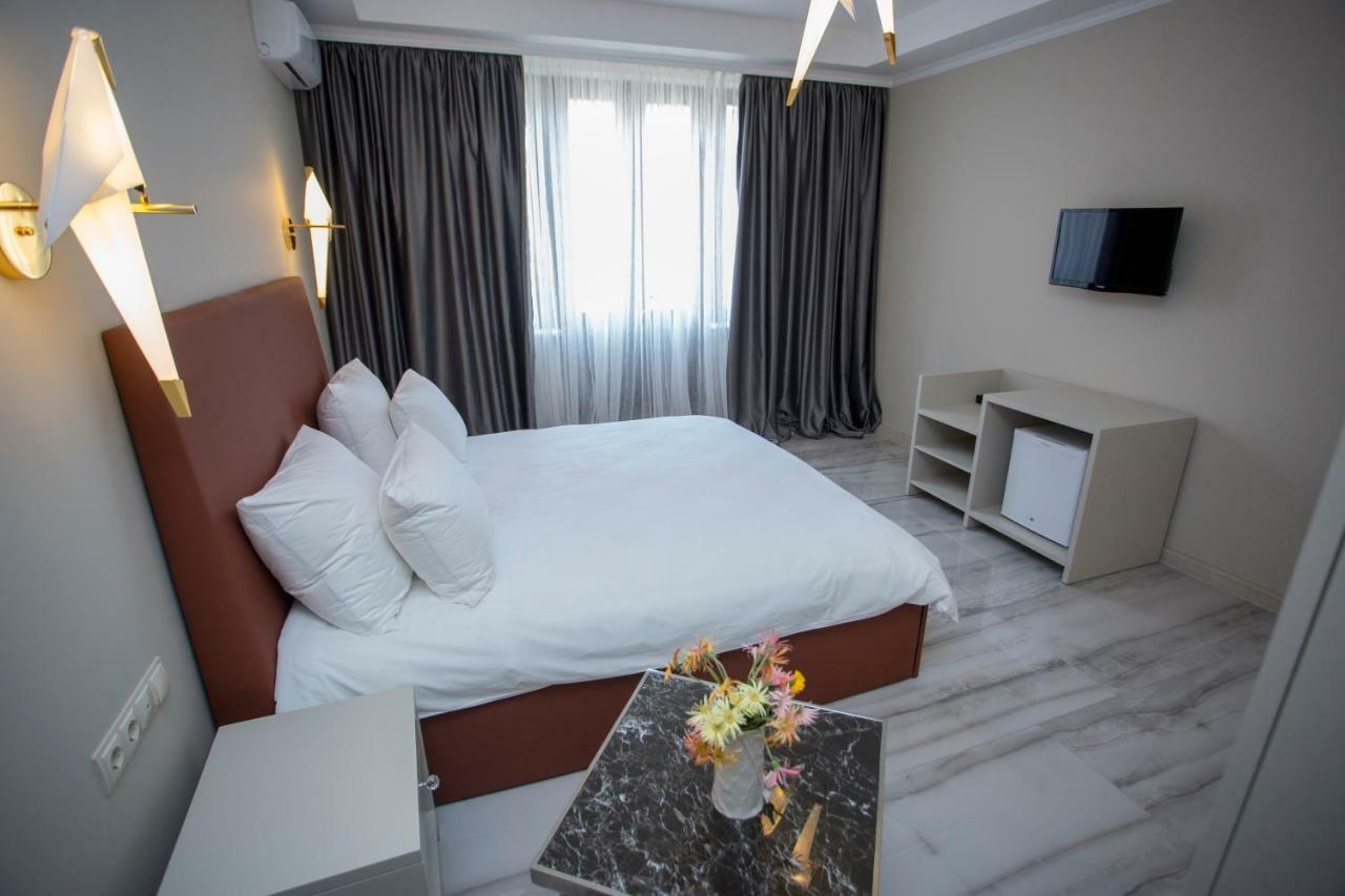 Downtown Hotel Batum Dış mekan fotoğraf